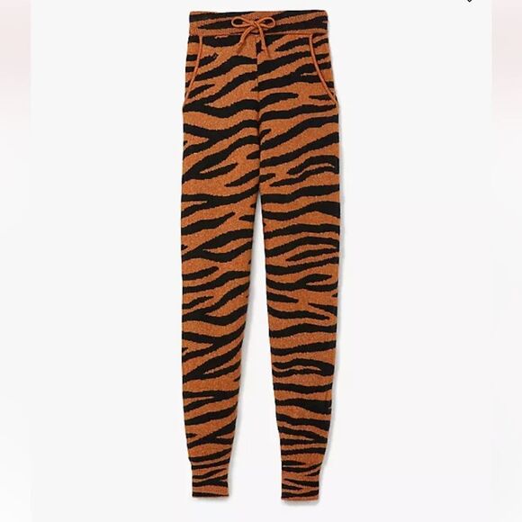 Kate Spade New York Tiger Stripes Dream Jogger Set (Pants M, Sweater L) - Picture 6 of 10